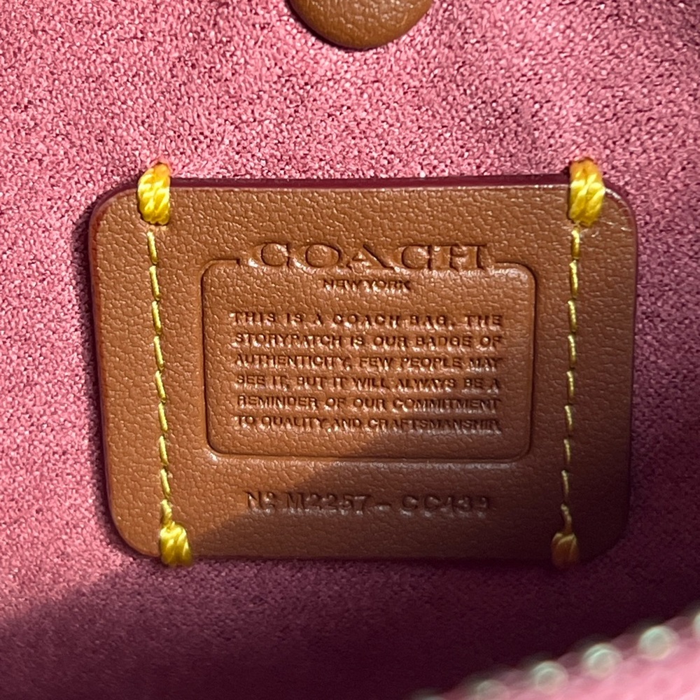 CC439 - Coach Luna Shoulder Bag - Picture 8 of 11